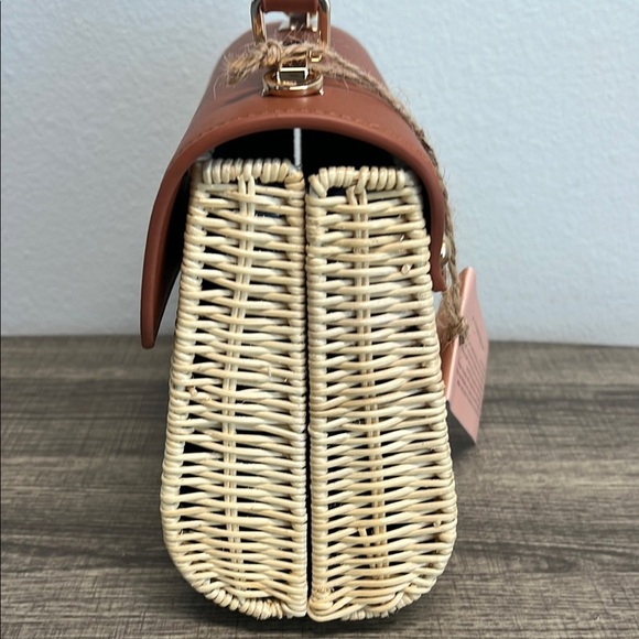 🔥LAST ONE🔥 E|N Expressions | Vegan Wicker Handbag w/Crossbody✨ - Picture 2 of 13